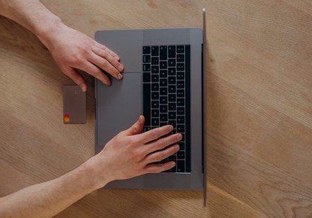 ba cây trực tuyến 8Day